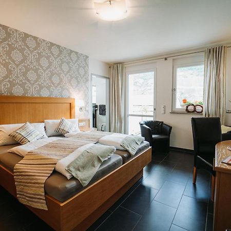 Wein- Und Gaestehaus Schwaab&Sohn Erden Buitenkant foto